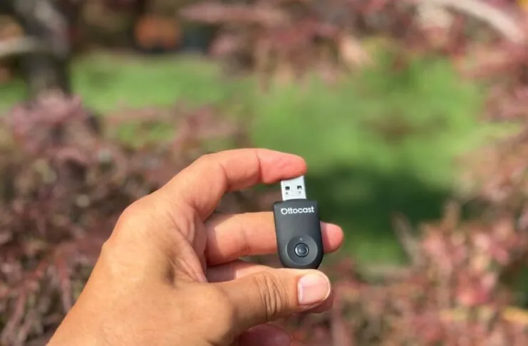 Recensione Ottocast mini, l'adattatore invisibile che elimina i cavi dal vostro Carplay - macitynet.it