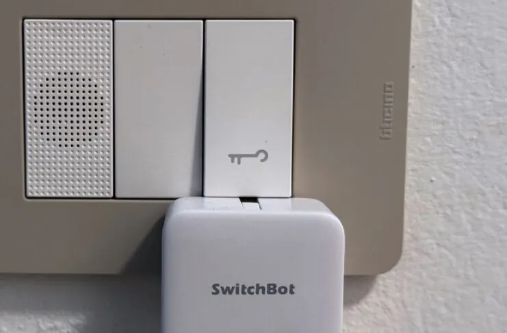 Recensione SwitchBot Bot, attiva cancelli, garage e interruttori senza l’intervento dell’elettricista - macitynet.it