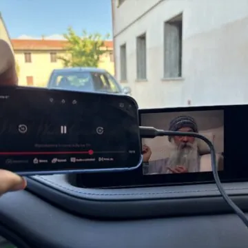 Recensione Ottocast Mirror Touch, video e app sullo schermo CarPlay - macitynet.it