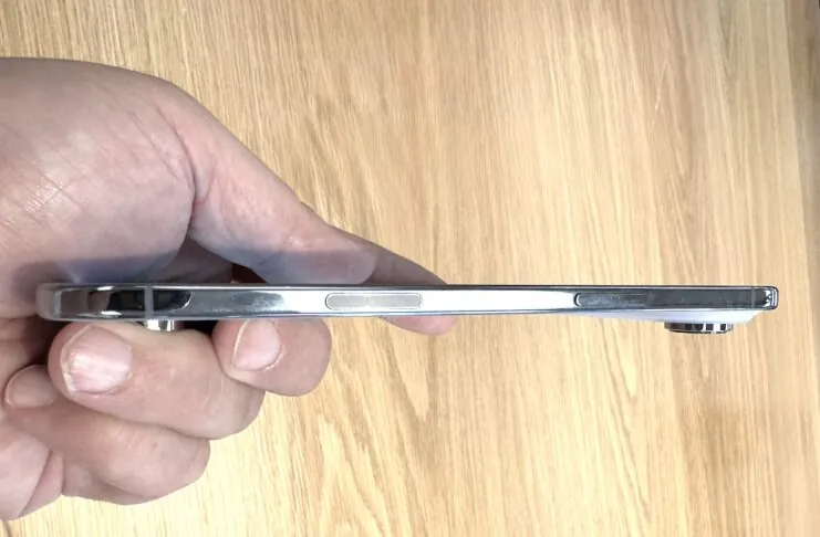 Le recensioni dell'iPhone Air, bellissimo e leggerissimo ma i compromessi ci sono - macitynet.it