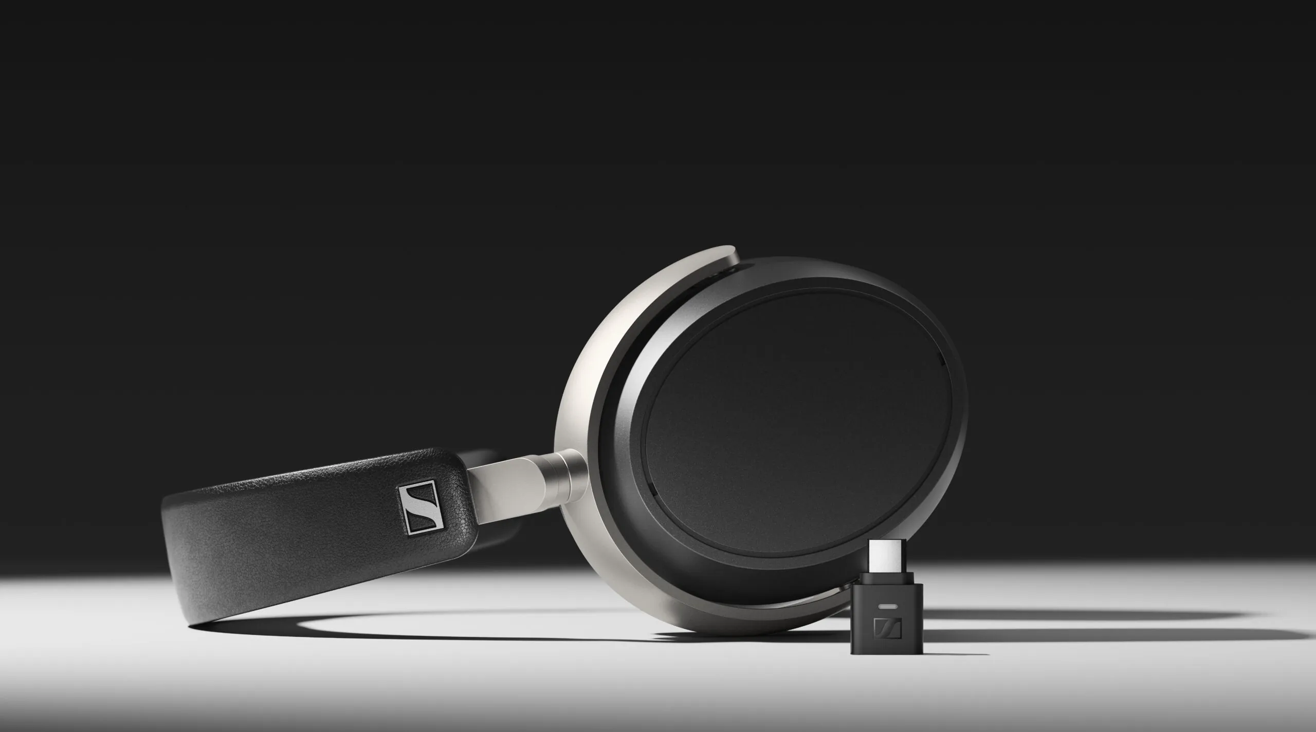 Sennheiser HDB 630 è l'Hi-Fi per audiofili che si libera dei fili - macitynet.it Sennheiser HDB 630 è l'Hi-Fi per audiofili che si libera dei fili - macitynet.it