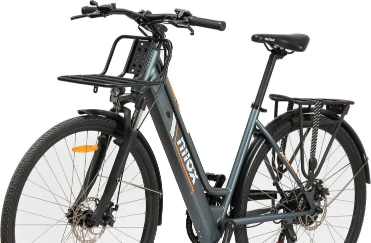 Black Friday, la bici con portapacchi doppi e rinforzati Nilox Ebike Cargo Mid costa 638 € - macitynet.it