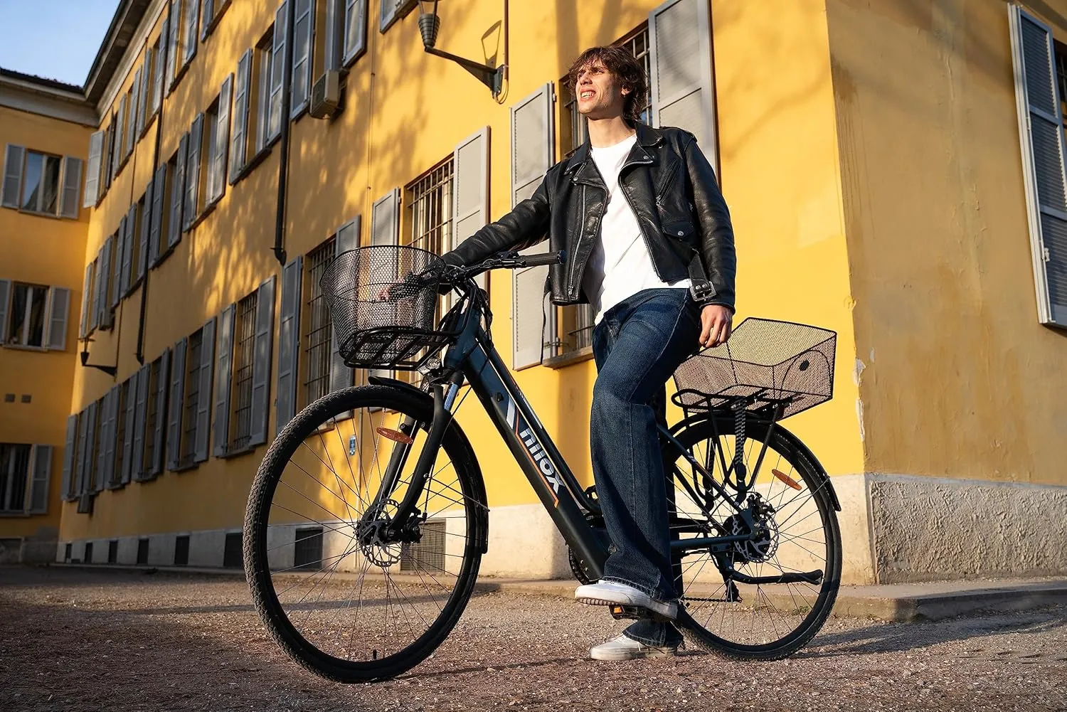 Black Friday, la bici con portapacchi doppi e rinforzati Nilox Ebike Cargo Mid costa 638 € - macitynet.it Black Friday, la bici con portapacchi doppi e rinforzati Nilox Ebike Cargo Mid costa 638 € - macitynet.it