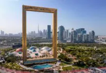2800 droni RGB per giocare a Tetris nel cielo di Dubai 2800 droni RGB per giocare a Tetris nel cielo di Dubai - macitynet.it