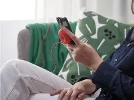 IKEA VÄSTMÄRKE: il caricabatterie wireless a forma di ciambella che vi semplifica la vita IKEA VÄSTMÄRKE: il caricabatterie wireless a forma di ciambella che vi semplifica la vita - macitynet.it