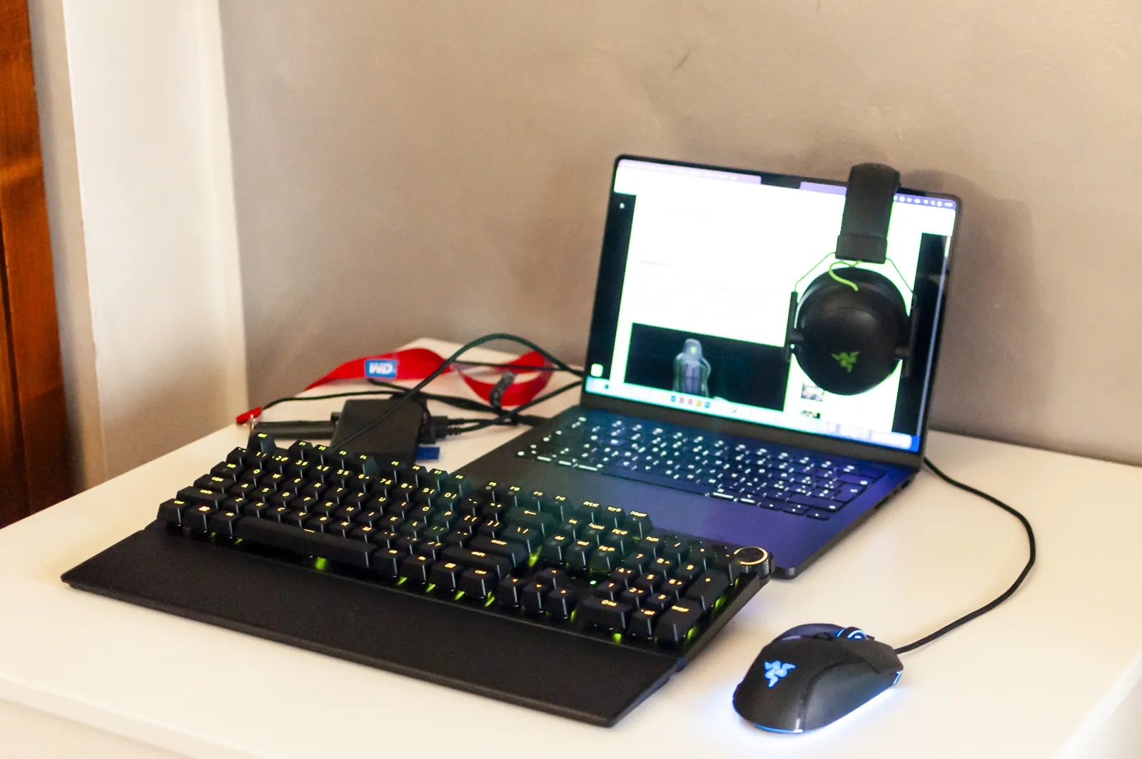 Recensione Razer Huntsman V3 8K, la regina delle tastiere accelera a 8K - macitynet.it Recensione Razer Huntsman V3 8K, la regina delle tastiere accelera a 8K - macitynet.it