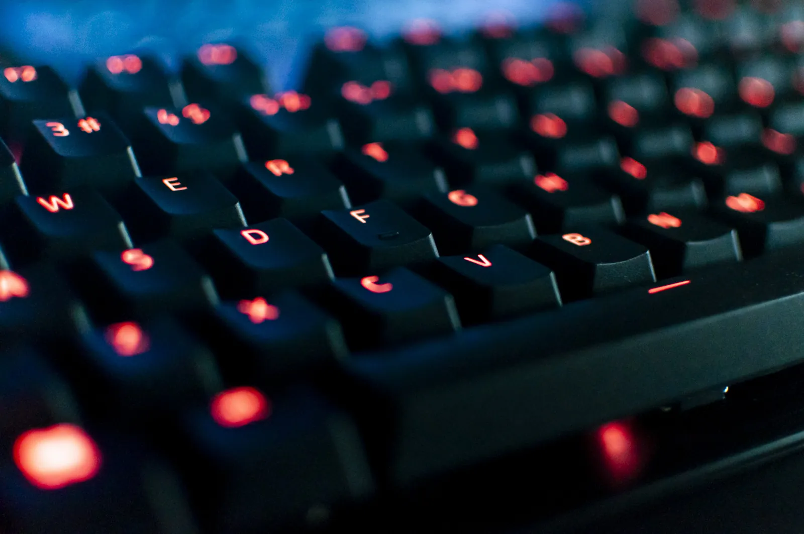 Recensione Razer Huntsman V3 8K, la regina delle tastiere accelera a 8K - macitynet.it Recensione Razer Huntsman V3 8K, la regina delle tastiere accelera a 8K - macitynet.it